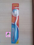 Зубна щітка Fresh& White Comfort середня жосткість