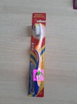 Зубна щітка Fresh& White Max effect середня жосткість